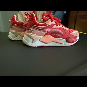 Bright Peach High Risk Red Pumas